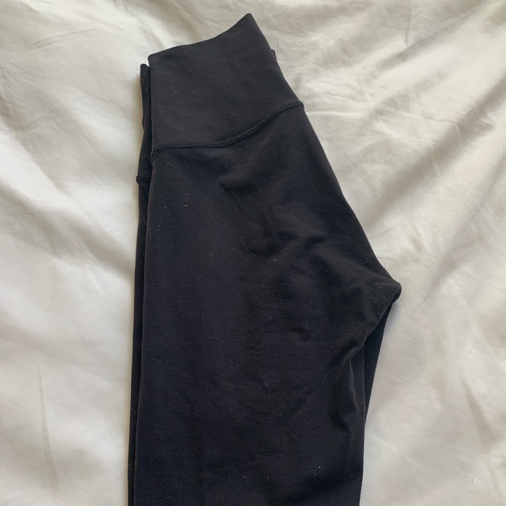 Lulu lemon winder under leggings